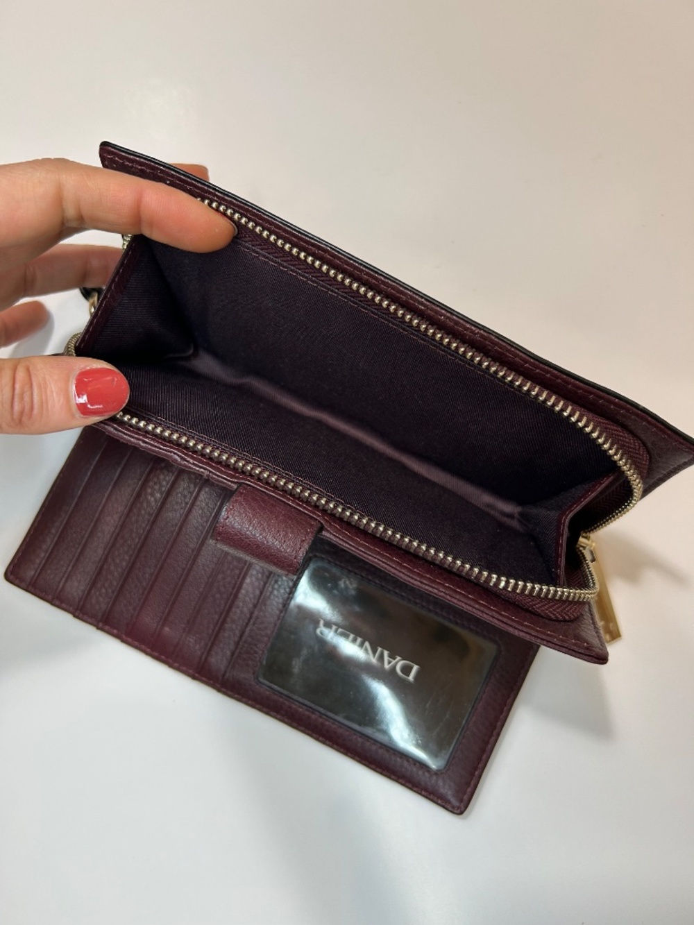 Danier Women’s Leather Long Wallet Multi ID Card Holder Clutch Purse Burgundy - Picture 9 of 13